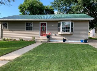 1118 16th St SW, Jamestown, ND 58401