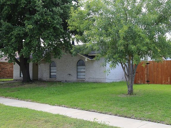 3rd image of 5224 Avery Ln