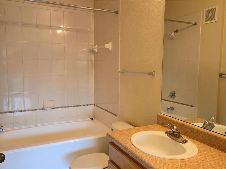 10211 Courtney Palms Blvd #304 — Photo 9