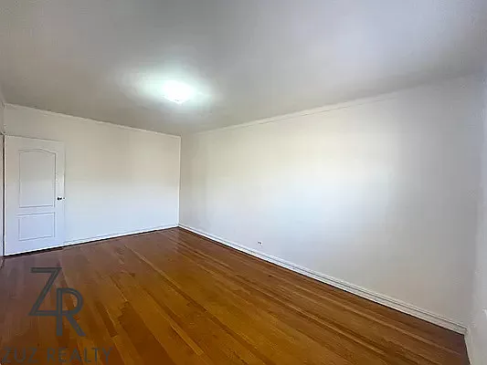 Rented by Zuz Realty | media 9