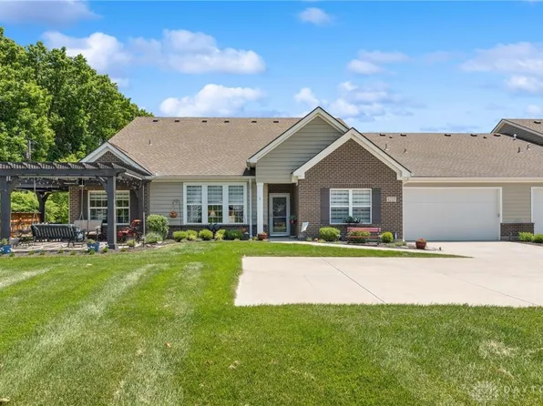 1215 Bourdeaux Way, Centerville, OH 45458