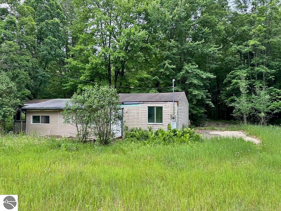 1st image of 4303 W Adams Rd