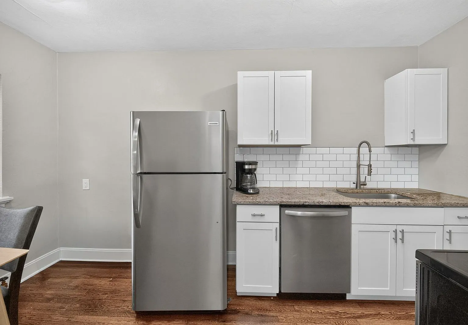 4300 Erie Ave — Photo 1