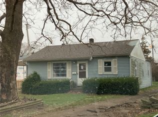 713 E 21st St S, Newton, IA 50208