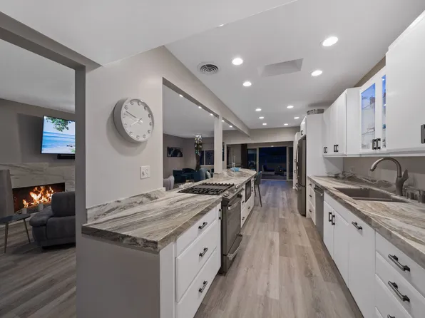 46105 Burroweed Ln, Palm Desert, CA 92260