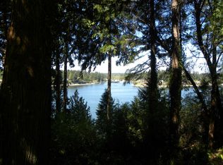 113 E Island Crest Rd, Grapeview, WA 98546