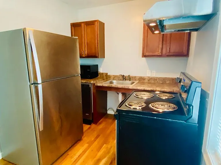 2502 P Street — Photo 12
