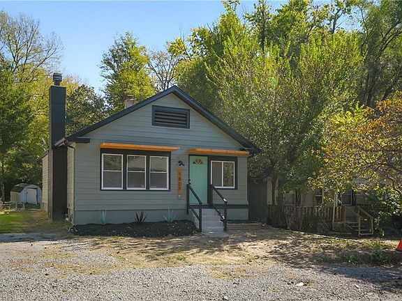 2nd image of 1809 S Hawthorne Ave