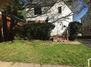 890 Eloise Dr #Up, Cleveland, OH 44112