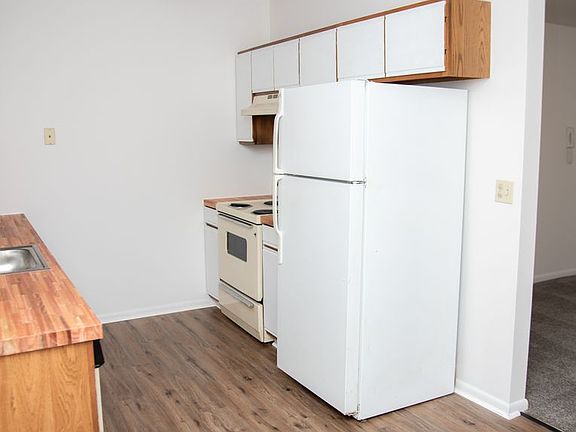 3rd image of 153 E High St APT 102