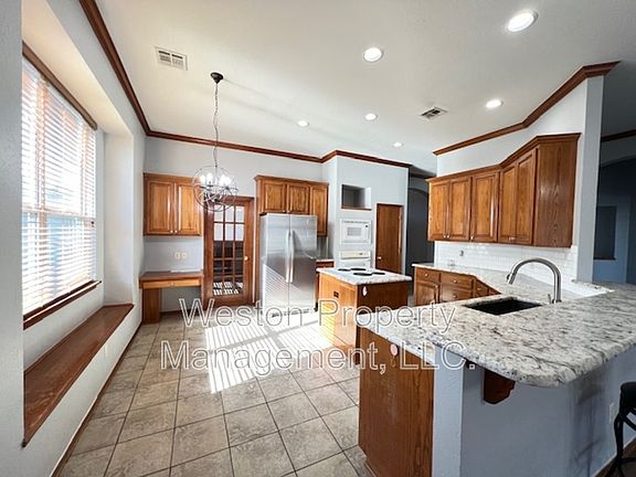4th image of 12312 Village Ln