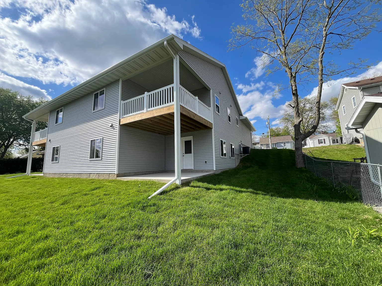 3 bed, 2.5 bath, 2000 sqft, $1,875 — Photo 3