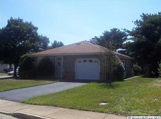 1 Saint Pierri Ct, Toms River, NJ 08757