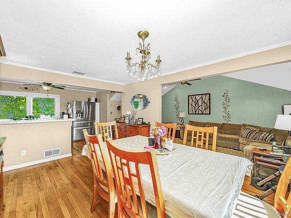 3rd image of 64 Frank Street