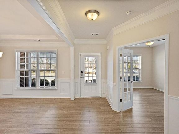 3rd image of 3500 Graham Way