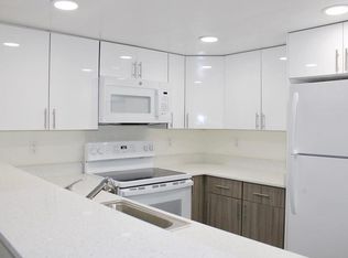 19355 NE 10th Ave #326, Miami, FL 33179