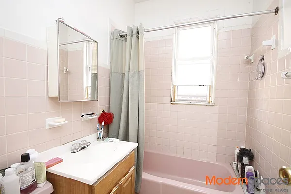 Rented by Modern Spaces | media 3