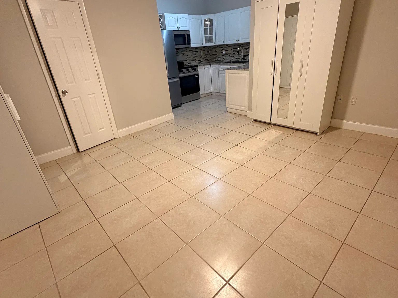 Studio, 400 sqft, $1,150 — Photo 4