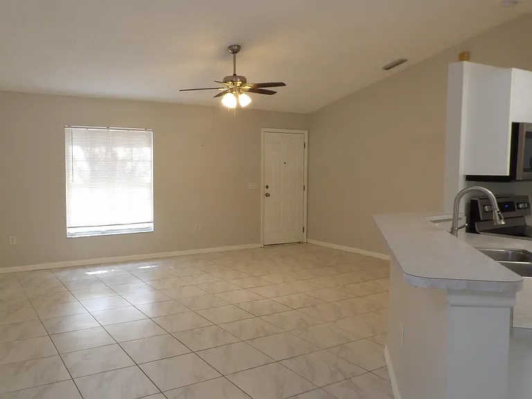 998 Camden Ave NW — Photo 5