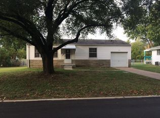 9901 Calumet Dr, Saint Louis, MO 63137