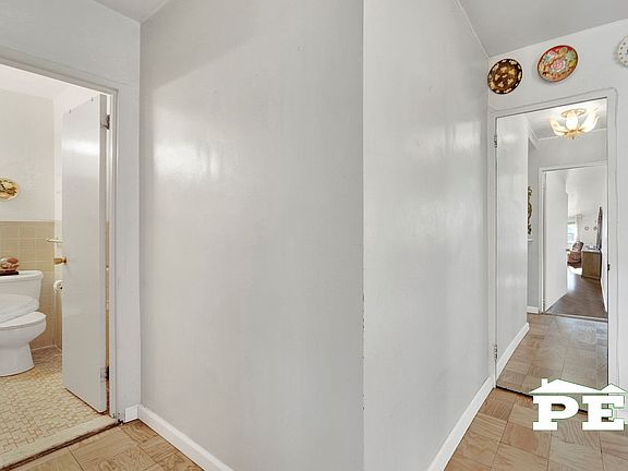 5th image of 2915 W 5th St APT 7H