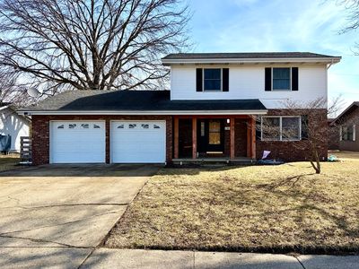 66 Holiday Dr, Clinton, IL, 61727