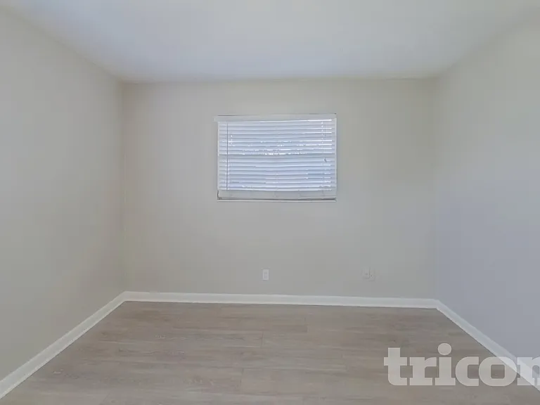 671 Custer Cir — Photo 8