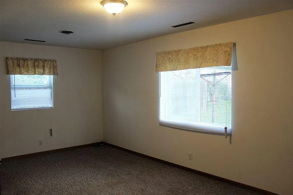 3 bed, 1115 sqft, $1,400 — Photo 1