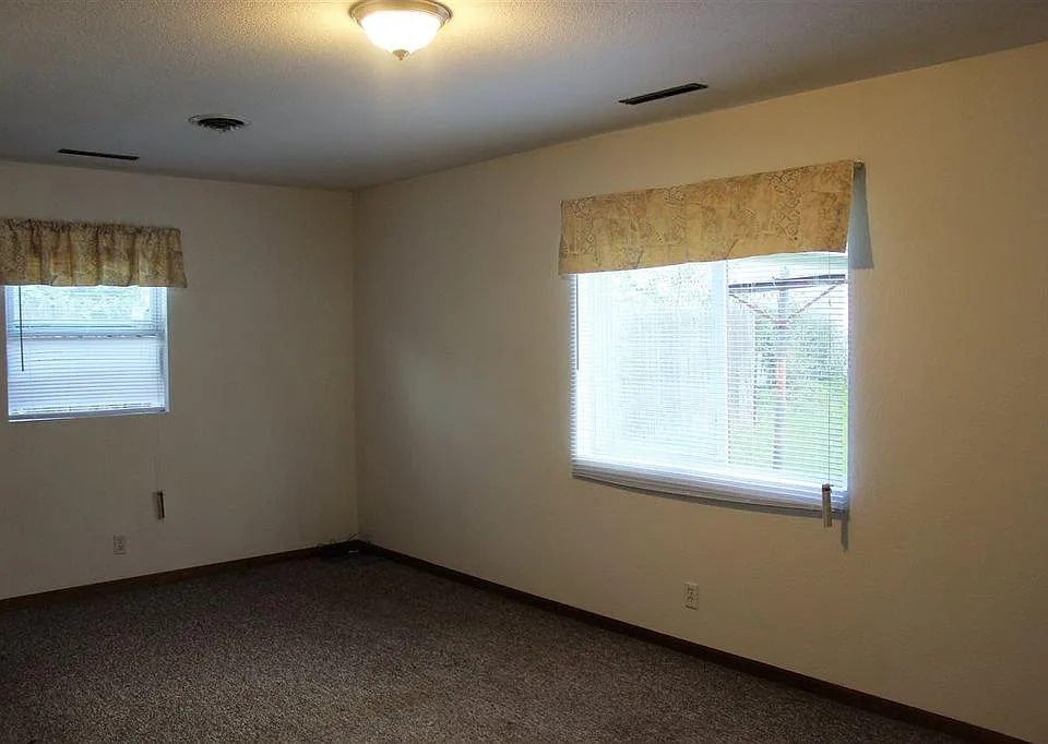 3111 Longlois Dr