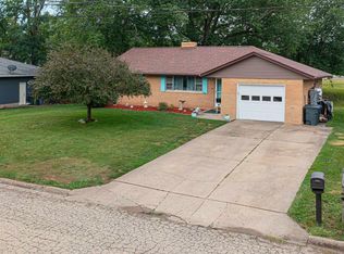 109 Brentwood Dr, East Peoria, IL 61611