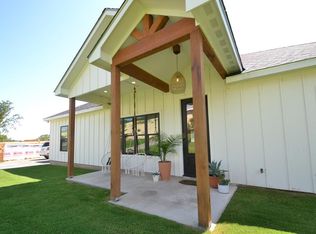 416 Alvin Dr, Kerrville, TX 78028