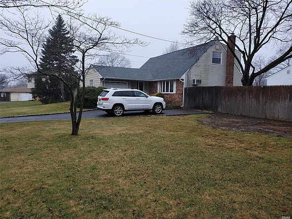 2nd image of 15 Longstreet Dr