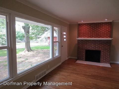 3rd image of 2351 Hanover Dr