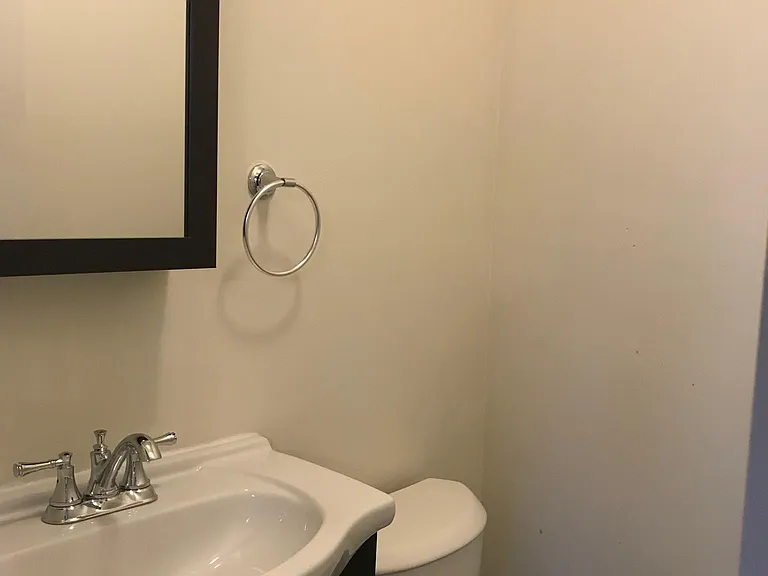 105 Village Ln — Photo 7