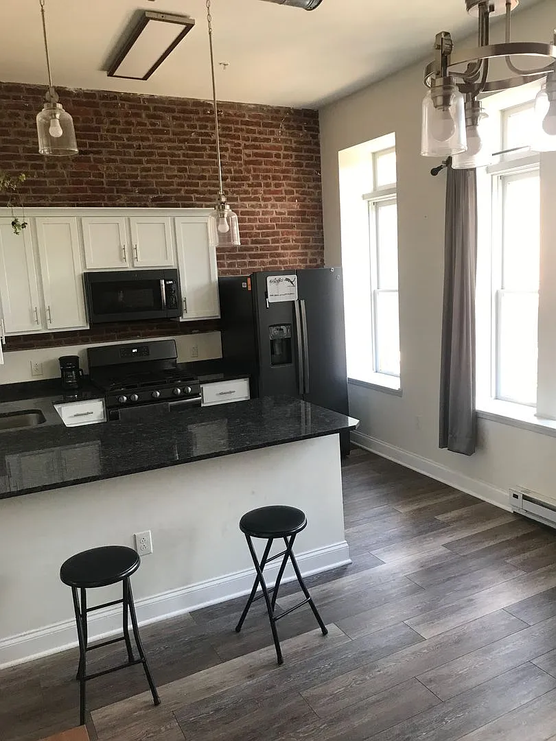 4055 Butler st — Photo 1
