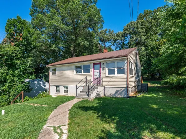 1012 Park St, Altavista, VA 24517