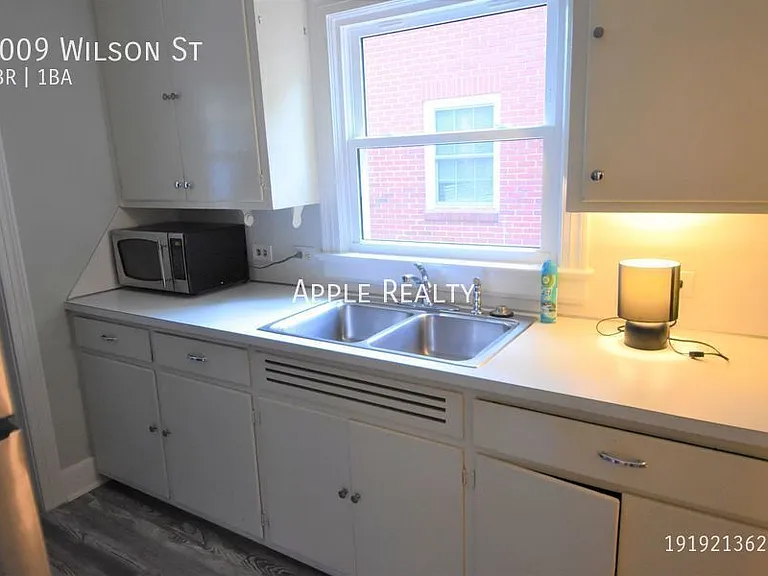 2009 Wilson St — Photo 11