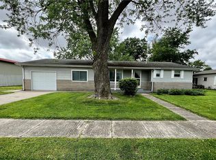 304 S Edwards St, Altamont, IL 62411