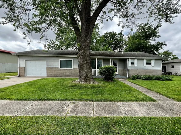 304 S Edwards St, Altamont, IL 62411