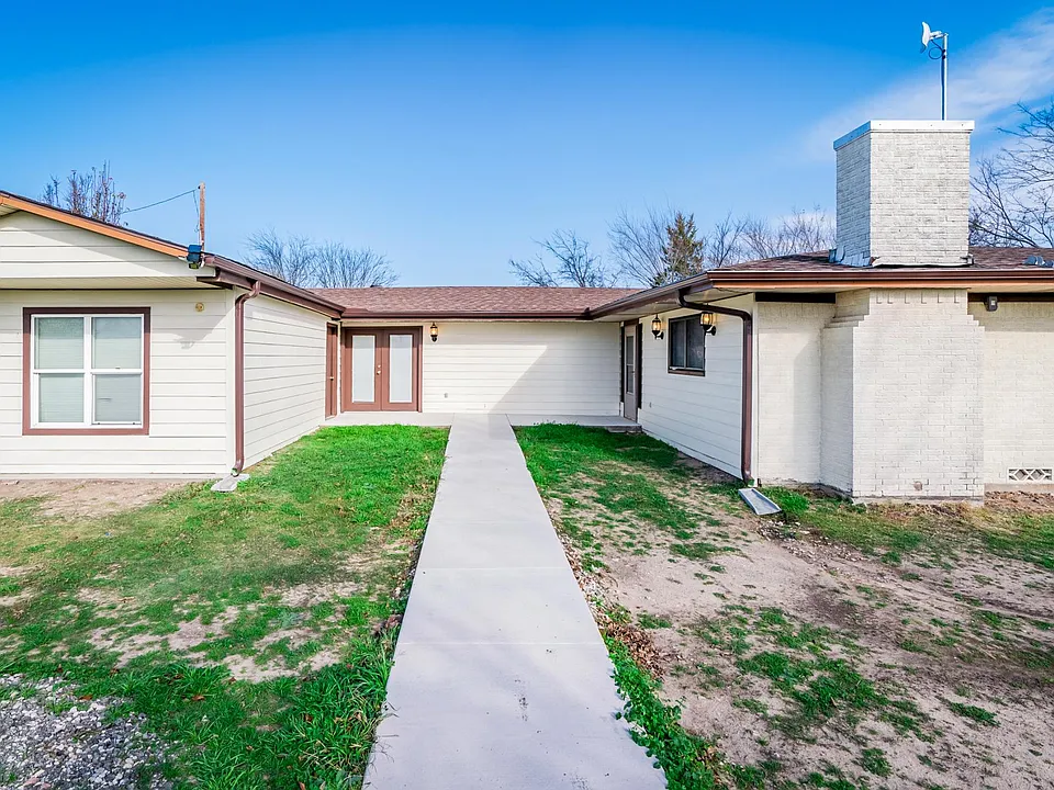 460 County Road 2186