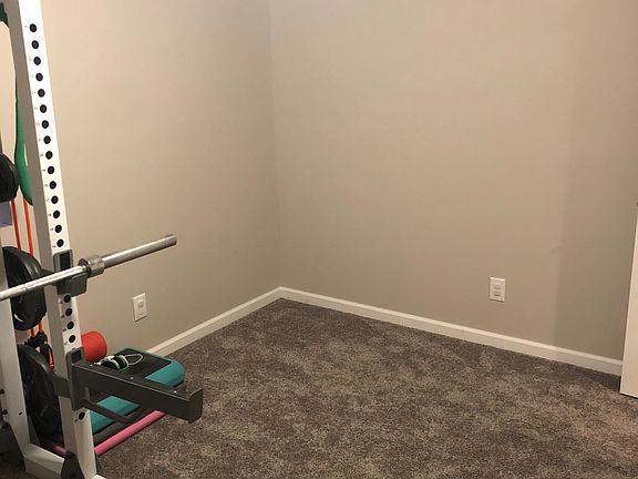5th image of 755 Pine Bay Ave