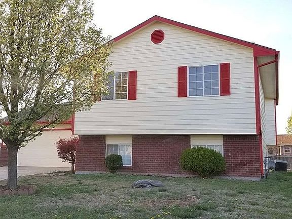 3rd image of 2765 N Battin Ct