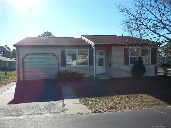 14 Hummingbird Ln, Whiting, NJ 08759
