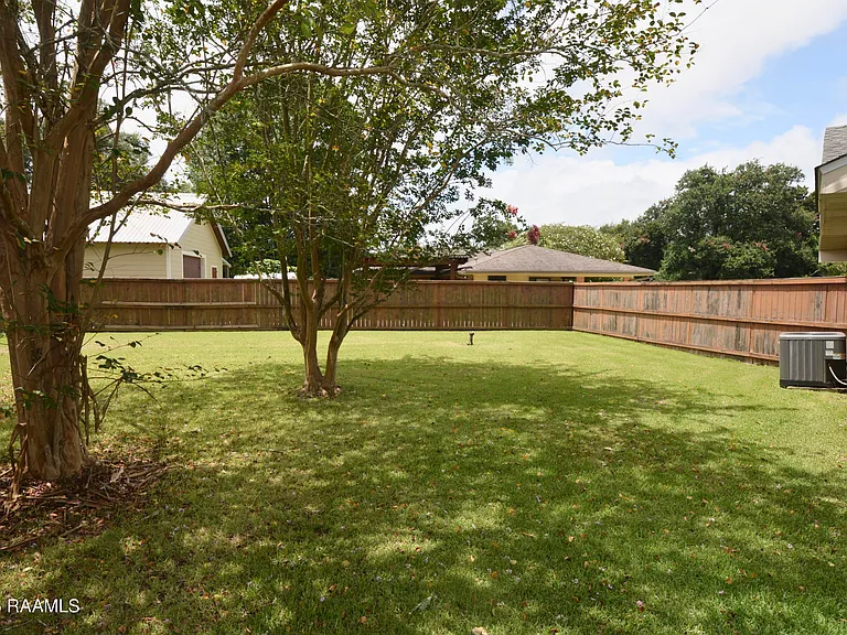 101 Boxwood Dr — Photo 19