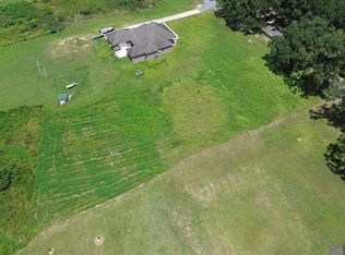 8573 New River Rd, Saint Amant, LA 70774