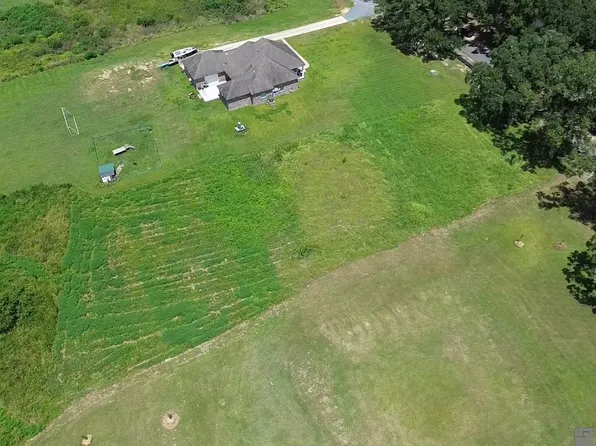 8573 New River Rd, Saint Amant, LA 70774