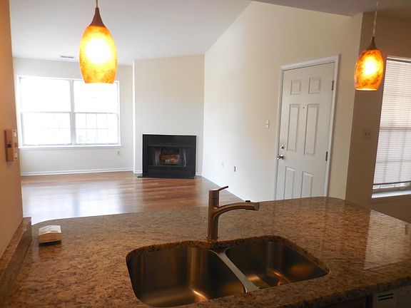 3rd image of 27 Chesapeake Dr #27