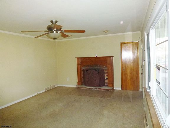 4th image of 620 Becker Dr