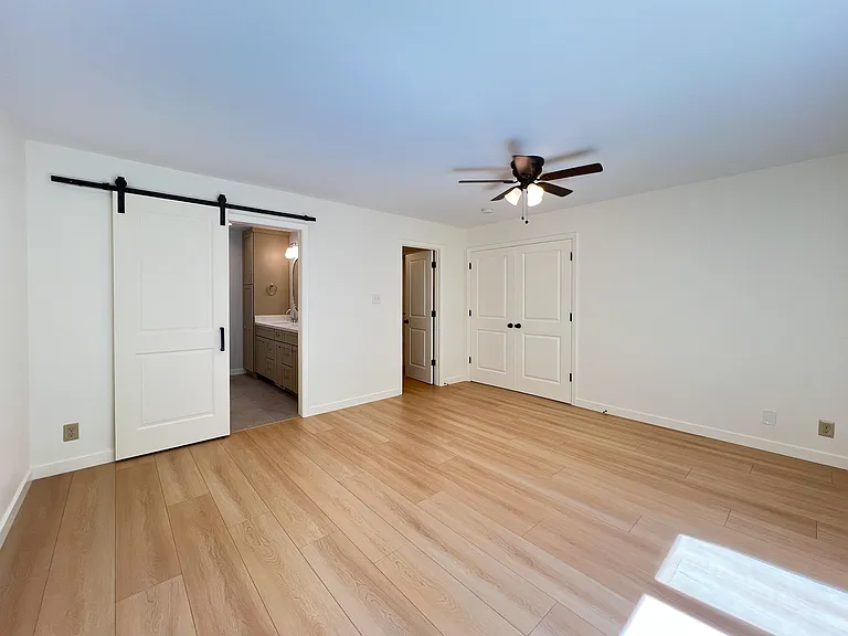 2286 Hastings Dr — Photo 15