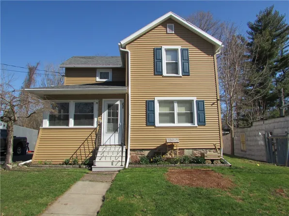 62 State St, Holley, NY 14470